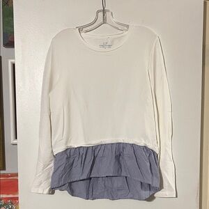 Vineyard Vines white sweatshirt with blue/white striped ruffle